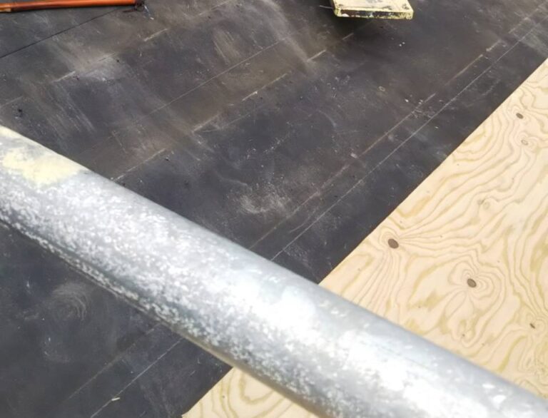 新しい下地（コンパネ12mm厚）を張る