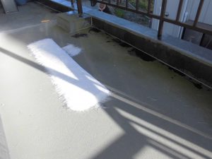 奈良県橿原市N様　ベランダからの雨漏り修理　ガラス基材1