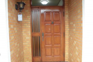 【玄関ドア塗装工事】奈良県桜井市T様邸　玄関ドア塗装工事