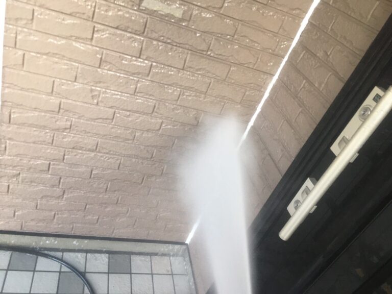 外壁塗装 高圧洗浄 汚れ落とし