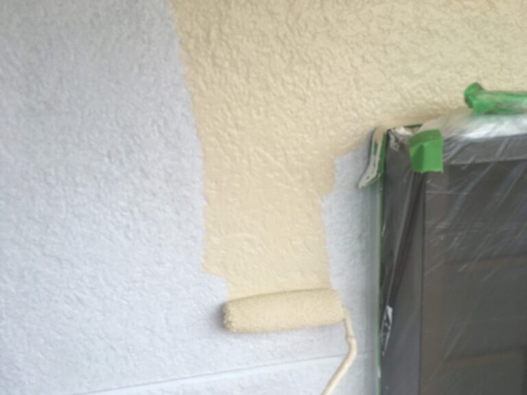 中塗り工程|規定の膜厚を確保し耐久性を高める外壁塗装