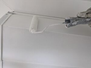 シャッターボックス 中塗り塗装