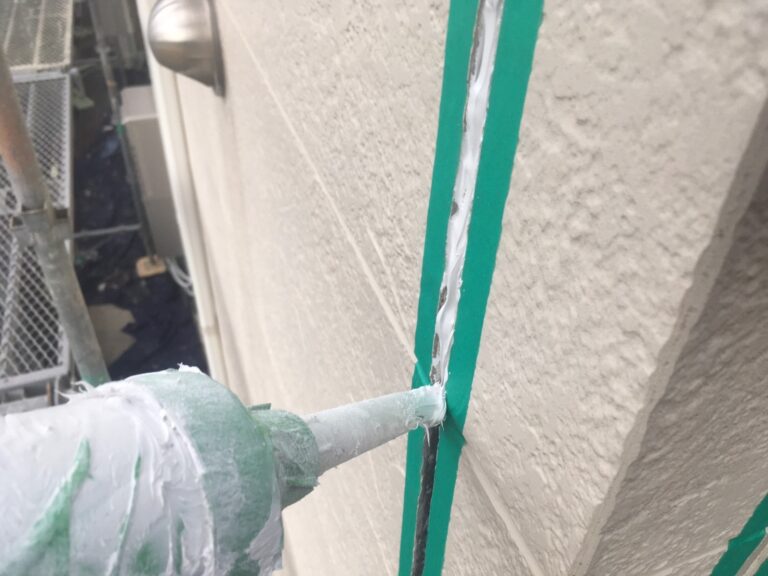 新しいシーリング材を注入