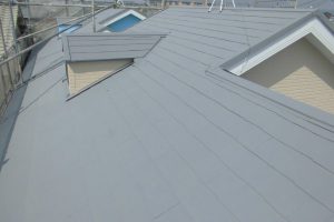 橿原市　省エネ大賞の断熱セラミックガイナを屋根に塗装