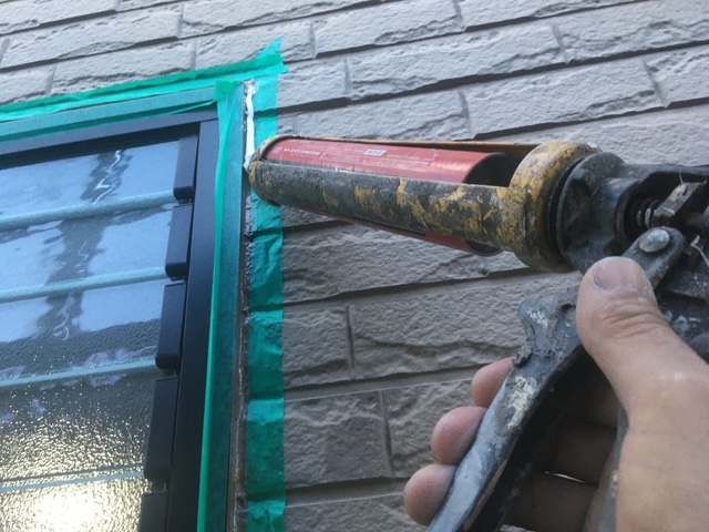 宇陀市 窓枠サッシ コーキング打ち替え オートンイクシード注入