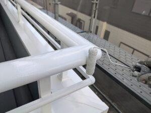 ベランダの手すり 上塗り