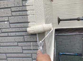 外壁塗装（中塗り）の様子３