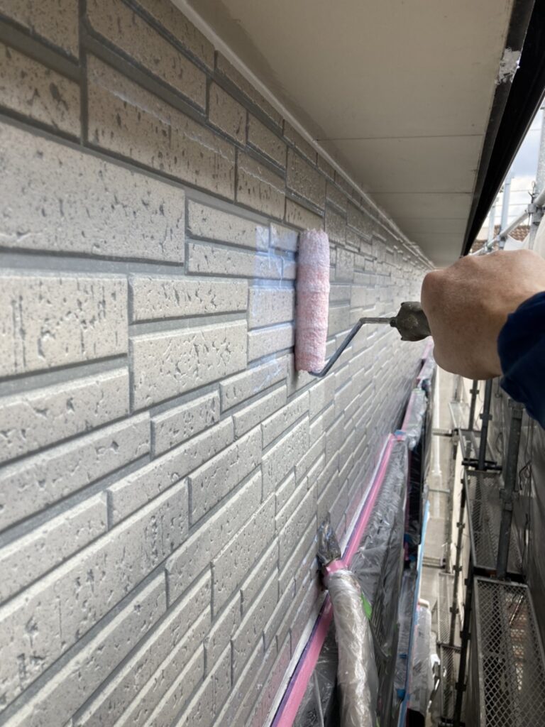 外壁塗装（下塗り）伊賀市T様邸