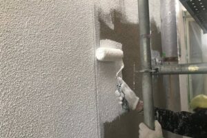 外壁塗装 下塗り マスチックローラー 厚塗り工法