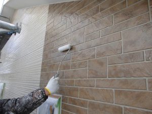 奈良県橿原市　サイディング壁にフッ素樹脂塗料を上塗り2