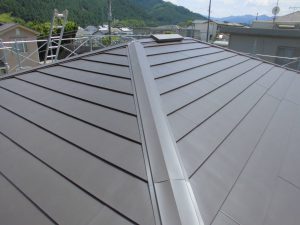 奈良県宇陀市　夏涼しく冬暖かいガルバリウムの屋根工事