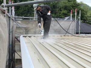 名張市　屋根塗装　高圧洗浄1