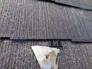 【三重県名張市】屋根塗装｜塗り替え後の雨漏り防止に縁切り部材のタスペーサーを設置