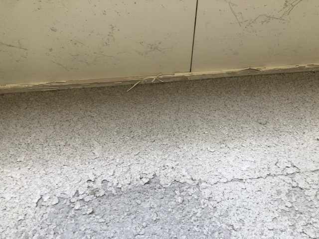【三重県名張市】外壁塗装｜触るとボロボロと粉状に落ちる外壁にはカチオンシーラーで固めて下地調整 外壁屋根塗装スマイル