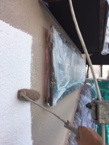 三重県名張市　外壁塗装　中塗り3
