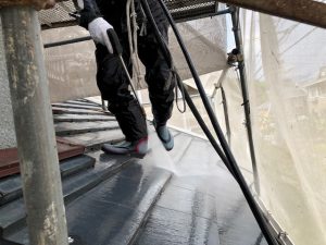 奈良県宇陀市　屋根塗り替え前に高圧洗浄で汚れを落とす