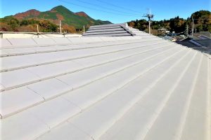 奈良県宇陀市　20年持つ遮熱と断熱効果ガイナを屋根塗装