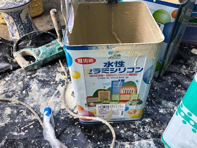 名張市S様邸のモルタル外壁塗装で使用した水性弾性セラミシリコン塗料