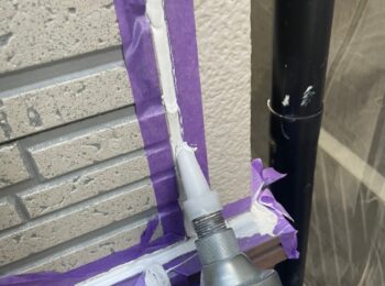 シーリング打ち替え工事(シーリングの充填。オート化学のオートンイクシード)