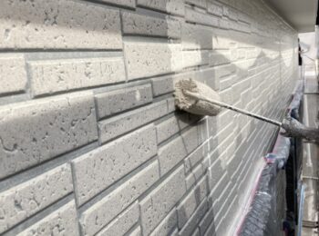 外壁塗装（中塗り）の様子４