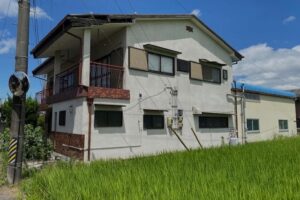【伊賀市】外壁塗装|モルタルのひび割れをUカット補修し弾性塗料で仕上げ