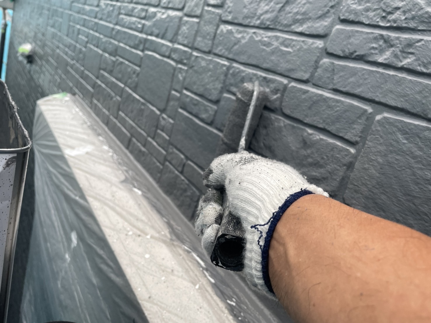 伊賀市S様邸 上塗り 均一な濃いグレーに仕上がり