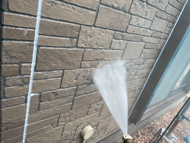 伊賀市S様邸 高圧洗浄の様子1
