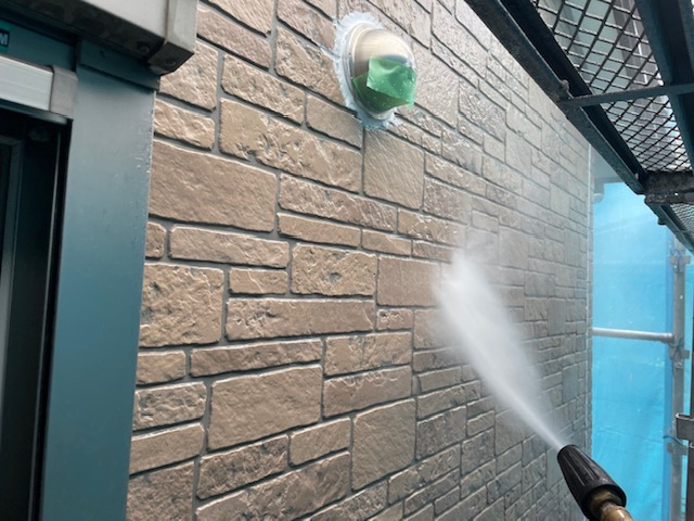 伊賀市S様邸 高圧洗浄の様子2