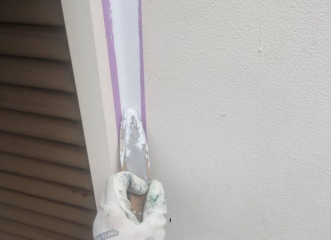 ヘラで押さえて表面を均す