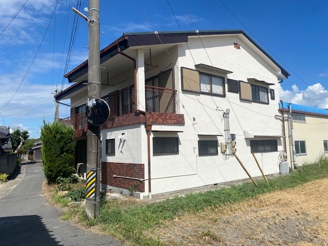 【伊賀市】外壁塗装｜モルタルのひび割れをUカット補修し弾性塗料で仕上げ