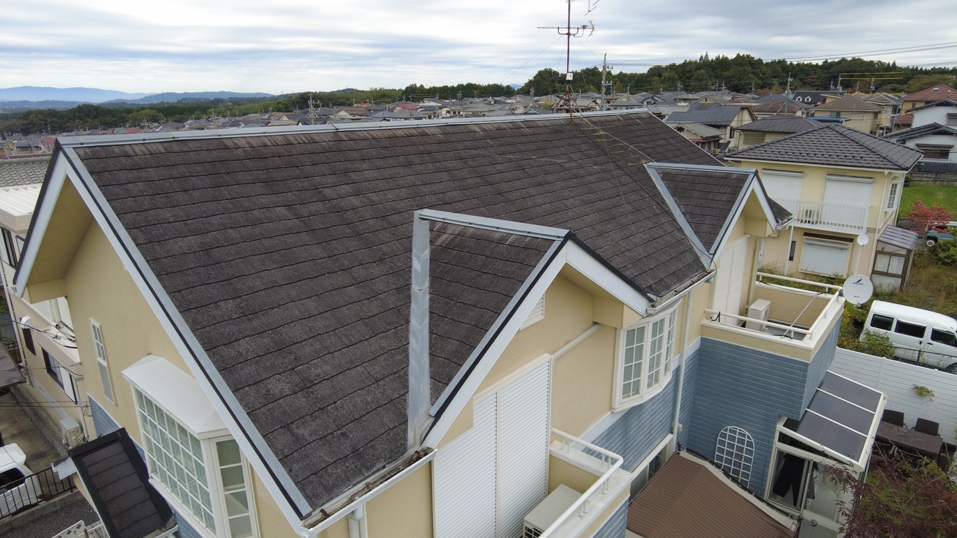 名張市S様邸 屋根塗装 工事前の屋根 空撮